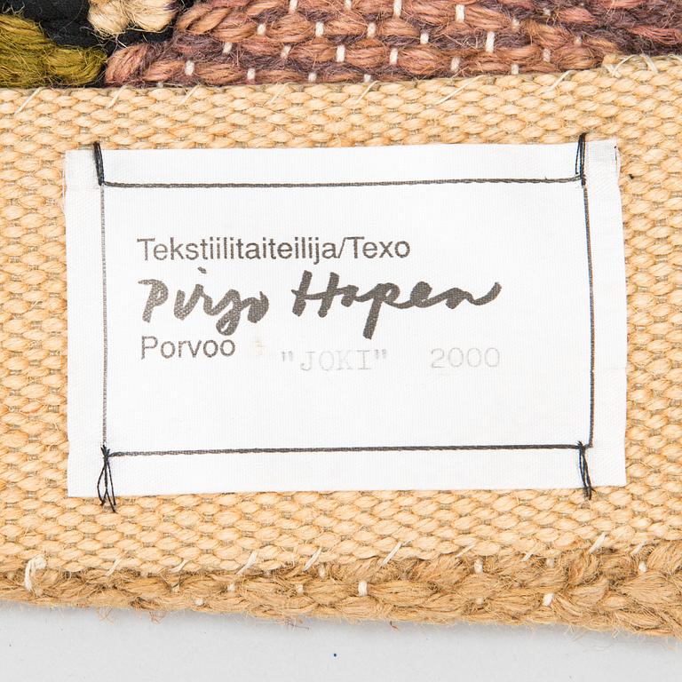 PIRJO HOPEA, textile. Circa 101 x 82 cm.