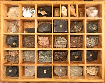 Mineral collection for schools, first half of the 20th century, 72 + 1 different minerals, around 1900.