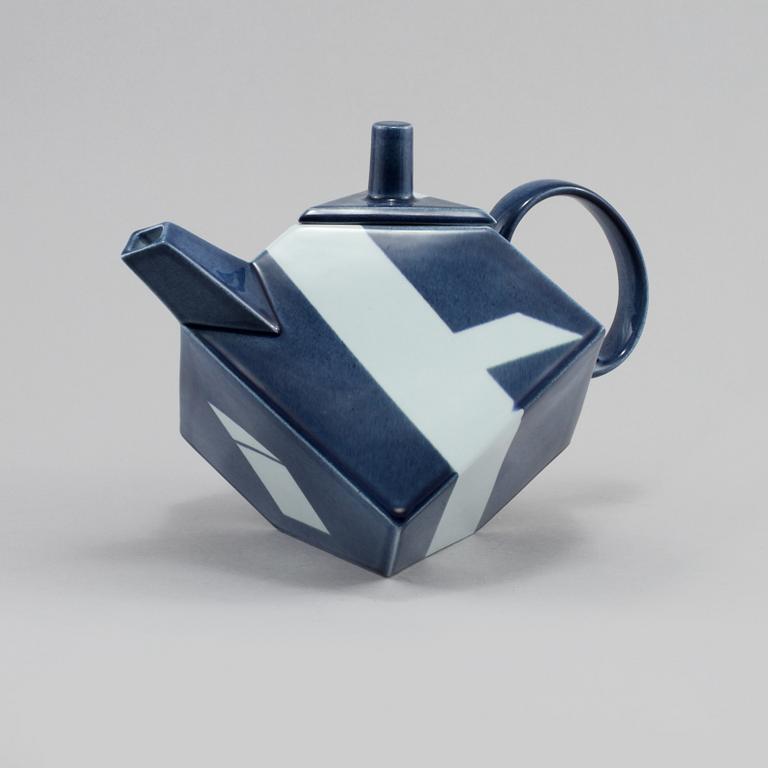 TEKANNA, porslin, Rolf Sinnemark, Rörstrand, signerad.