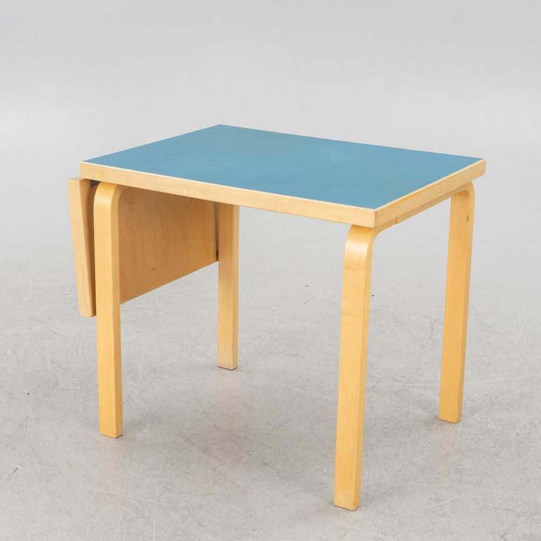 Alvar Aalto, drop-leaf table, model DL82, O.Y. Huonekalu- ja Rakennustyötehdas A.B., mid-20th century.