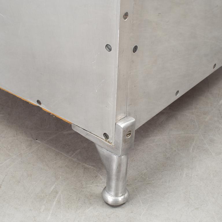 A "Aluminum Chair" by Mats Theselius, Källemo.