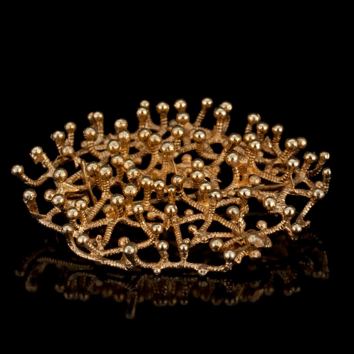 BROSCH, 14K guld. Koruteollisuus Tillander, Helsingfors 1970. Vikt 6,5 g.