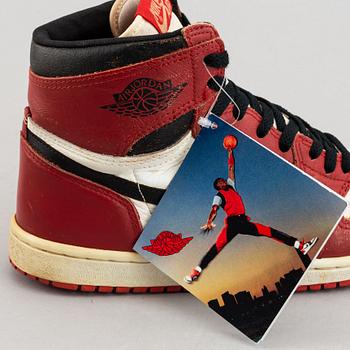 Sneakers, 'Air Jordan 1 Chicago', Nike, 1985.