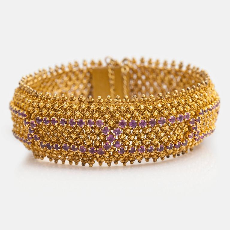 ARMBAND, 18K guld, rosa safirer ca 15.0 ct tot.