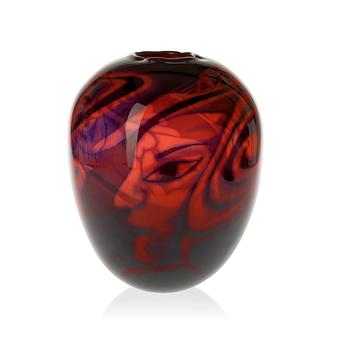 627. An Eva Englund graal glass vase, Orrefors 1986.