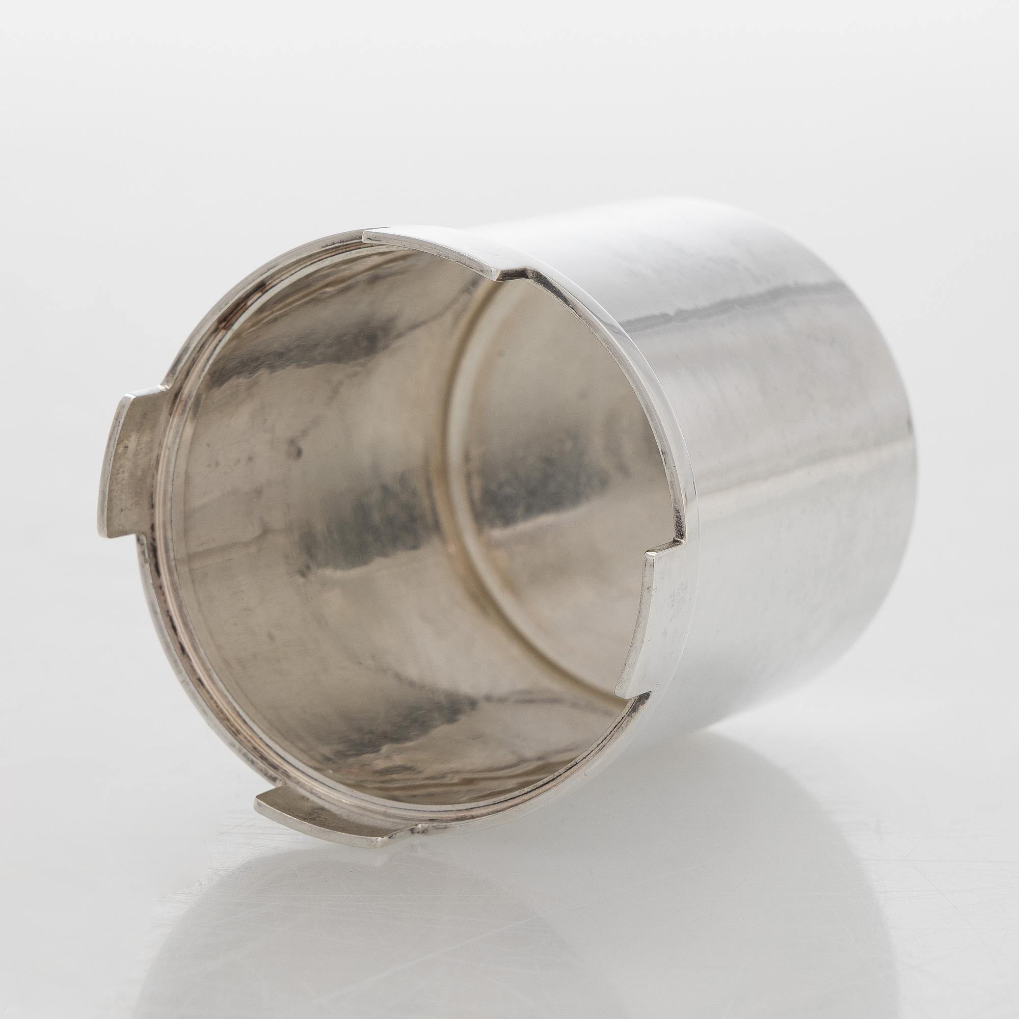 Bertel Gardberg, a stone-lidded silver jar, Kultateollisuus, Turku 1966.