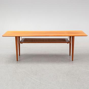 Peter Hvidt & Orla Molgaard Nielsen, a model FD 516 coffee table for France & Søn, Danmark.