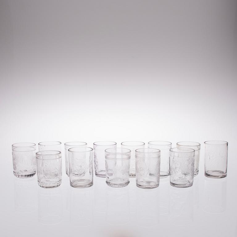 DRICKSGLAS, 13 st, Iittala och Nuutajärvi, 1900-talets början.