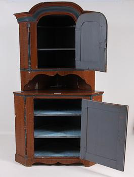 HÖRNSKÅP, 1700/1800-tal.