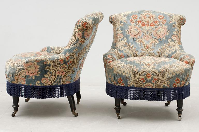 EMMAFÅTÖLJER, ett par, 1800-/1900-tal.