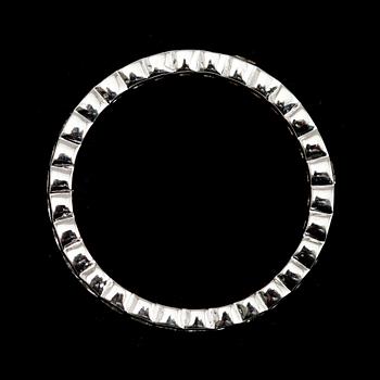 RING, 10 k vitguld, diamanter tot ca 1.0 ct.