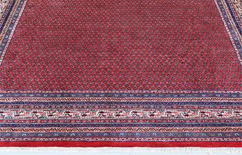 A Sarouk Mir carpet, approx. 397 x 286 cm.