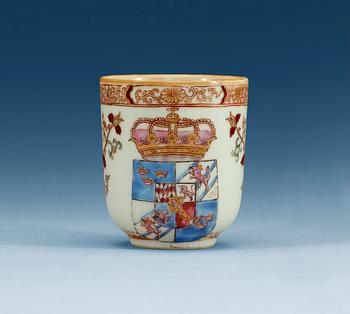 A famille rose armorial cup, Qing dynasty, Yongzheng (1723-35).