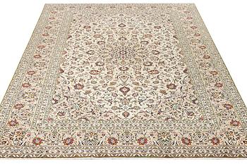A Keshan carpet, c. 342 x 242 cm.