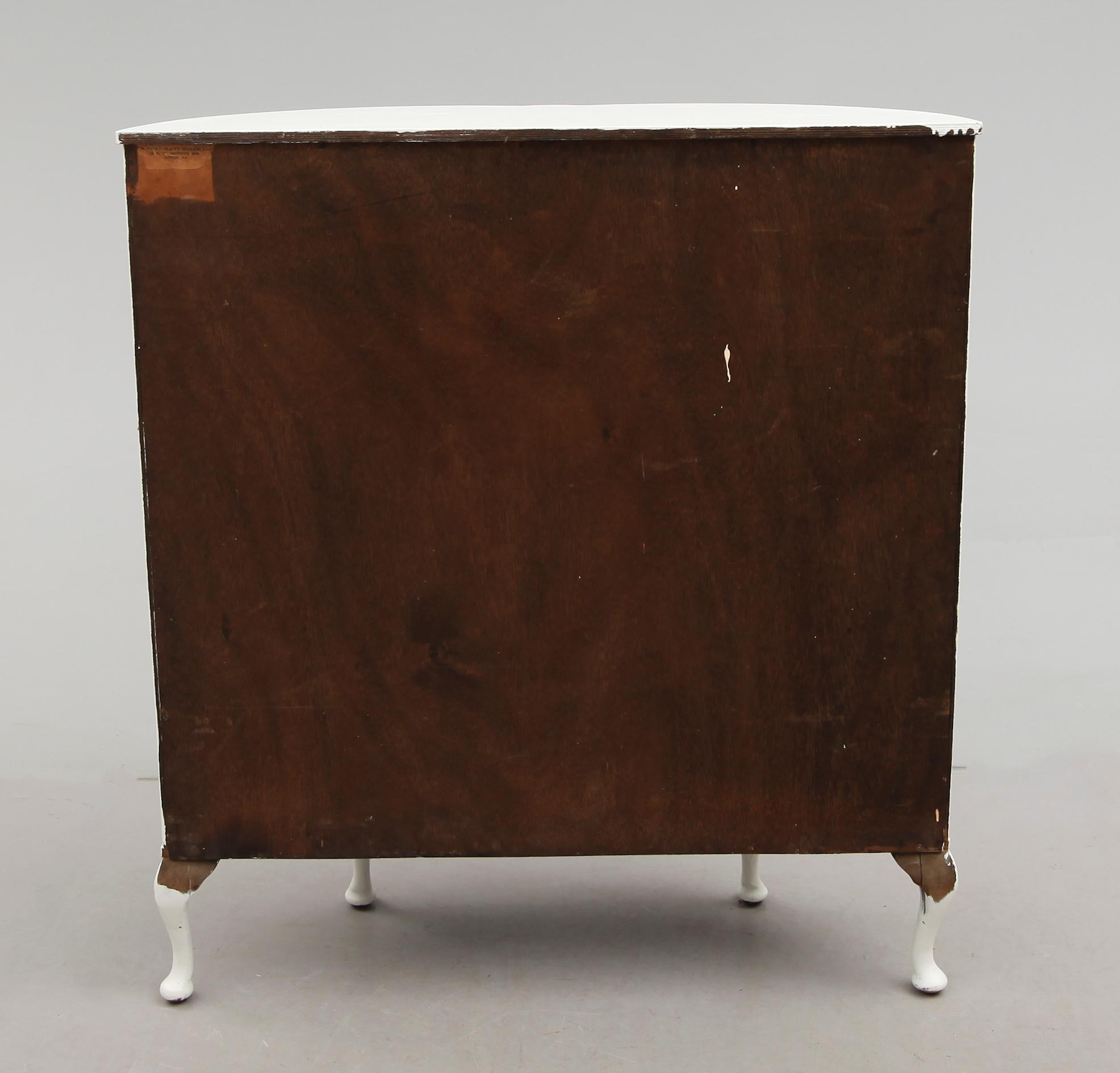 VITRINSKÅP, England, 1900-talets första hälft.