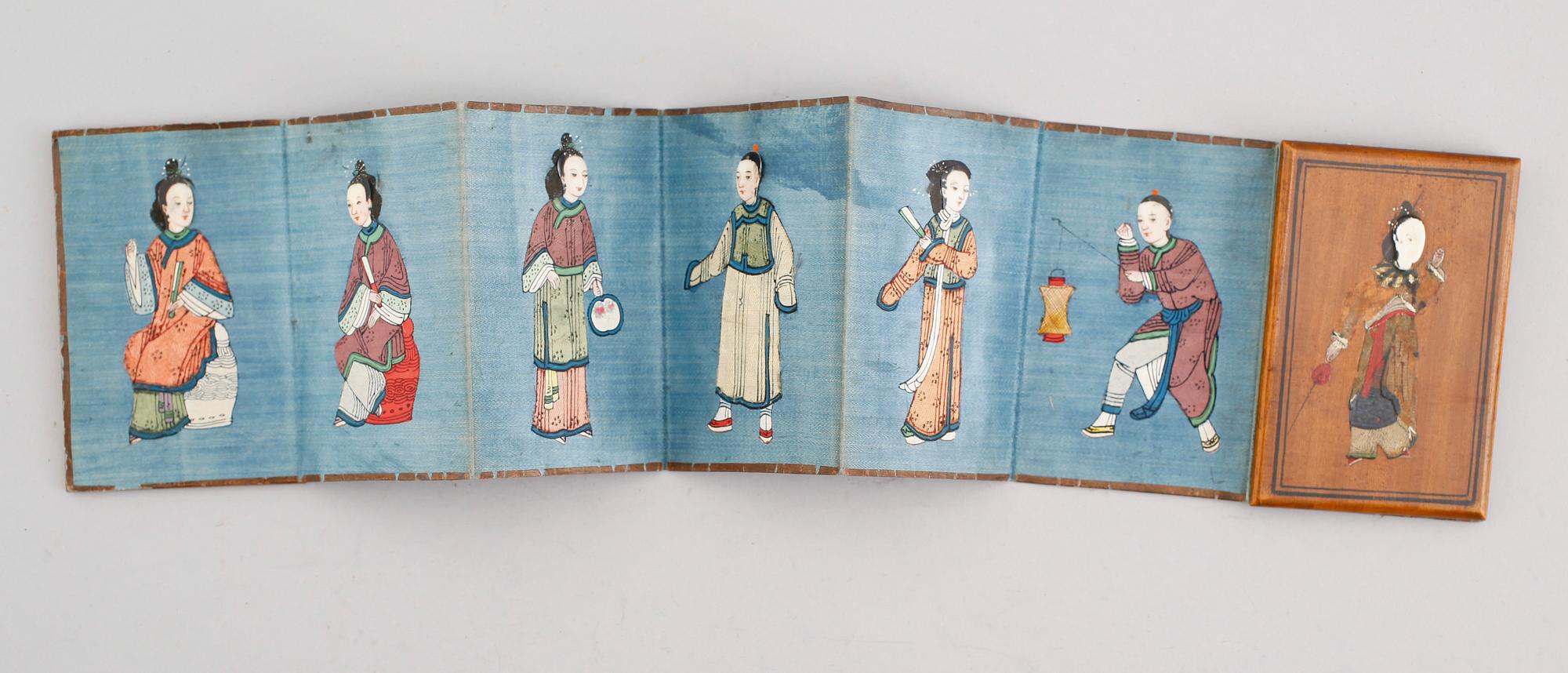 BOK, träpärmar samt siden, Kina, 1900-talets första hälft.