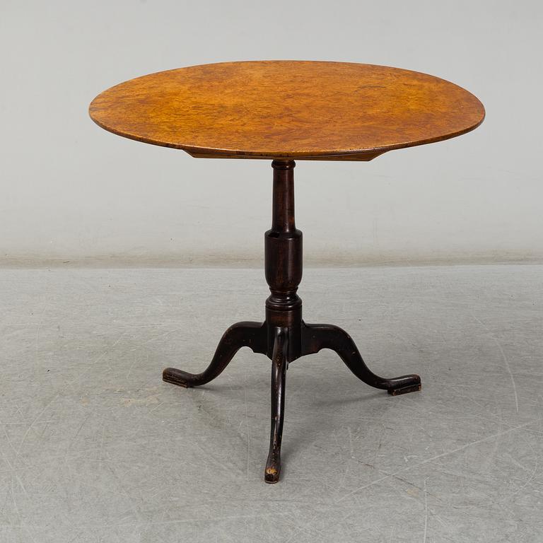 A late gustavian tilt top table by Lorentz Lundelius (master in Köping-Kungsör 1793-1805).