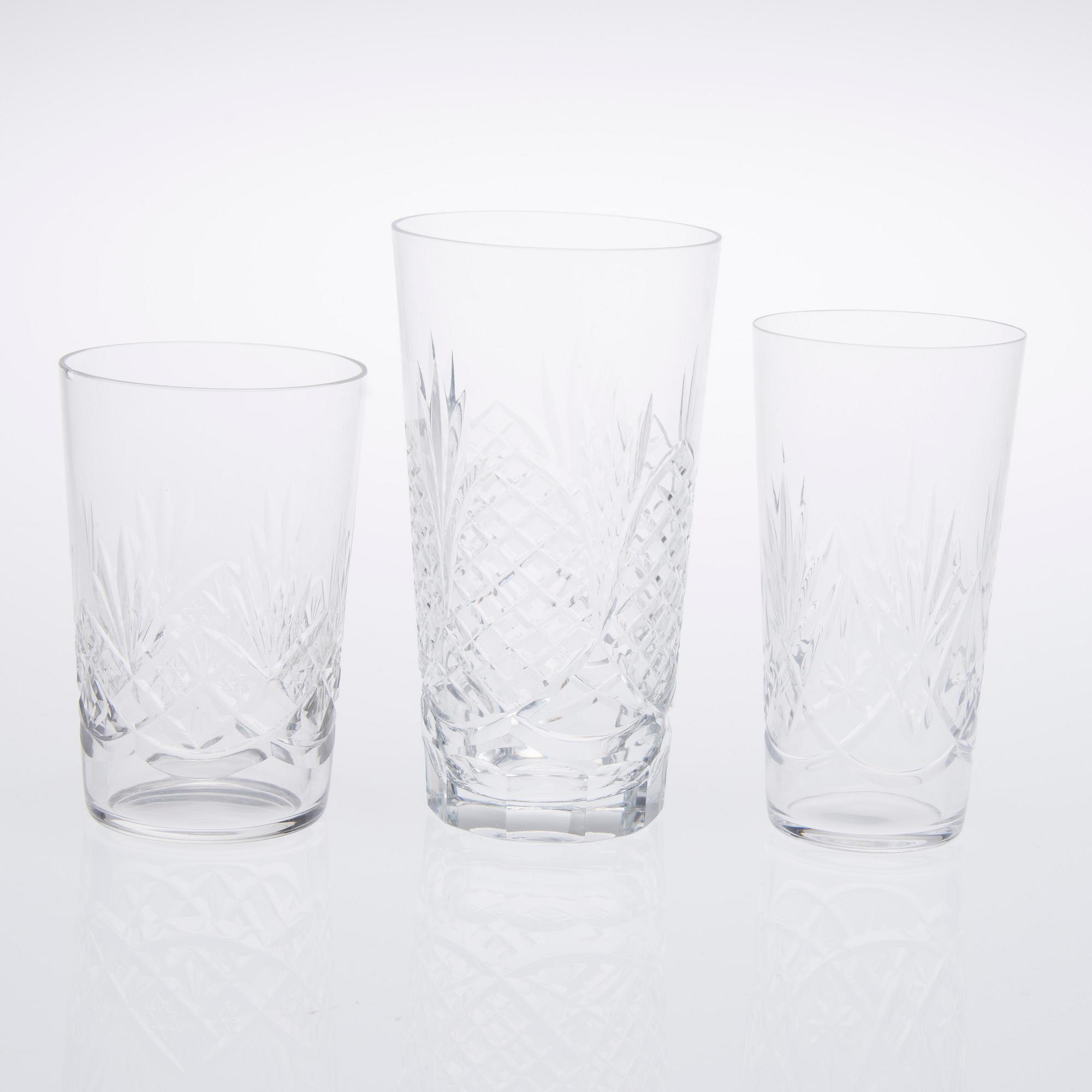 GLASSERVISDELAR, 27 st "Yrjö", Matti Niemi, Riihimäen Lasi och GLAS, 10+6 st samt SOCKERSKÅL, 1900-talets mitt.