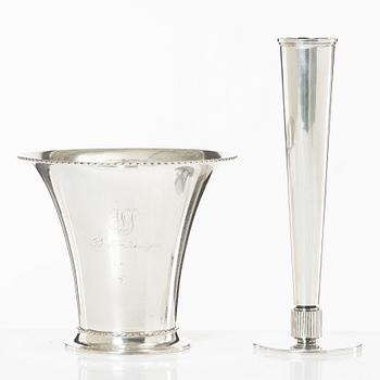 Vaser, 2 st, silver, 1941-52.