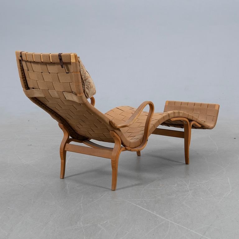 Bruno Mathsson, Armchair, "Pernilla 3", Karl Mathsson Company, Värnamo, 1960s.