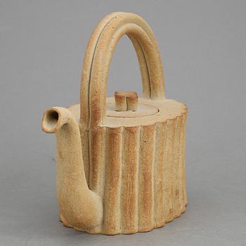 TEKANNA, stengods, Signe Persson-Melin, signerad och daterad 06.