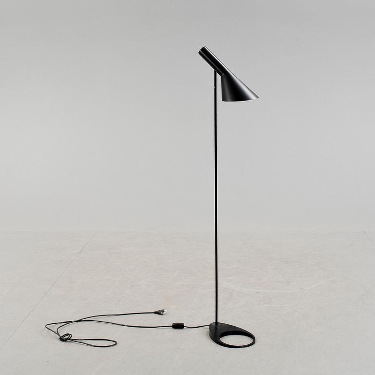GOLVLAMPA, "AJ", Arne Jacobsen för Louis Poulsen.