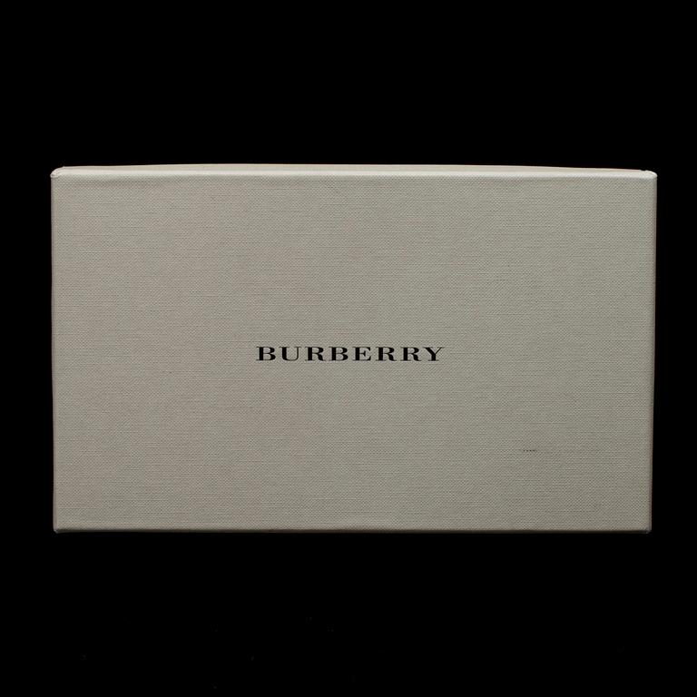 PLÅNBOK, Burberry, London.