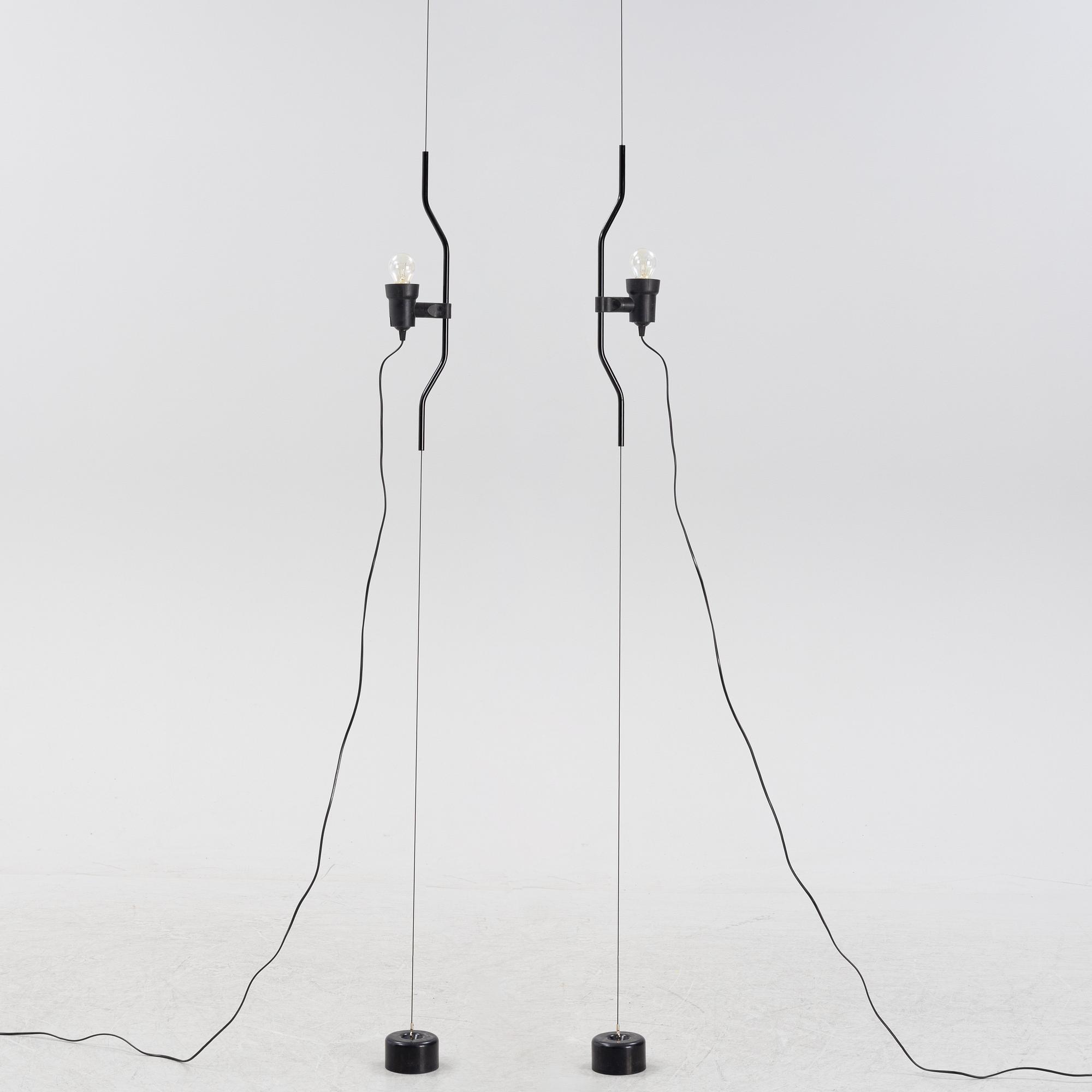 Achille Castiglioni & Pio Manzu, golvlampor/taklampor, ett par, "Parentesi", Flos, Italien.