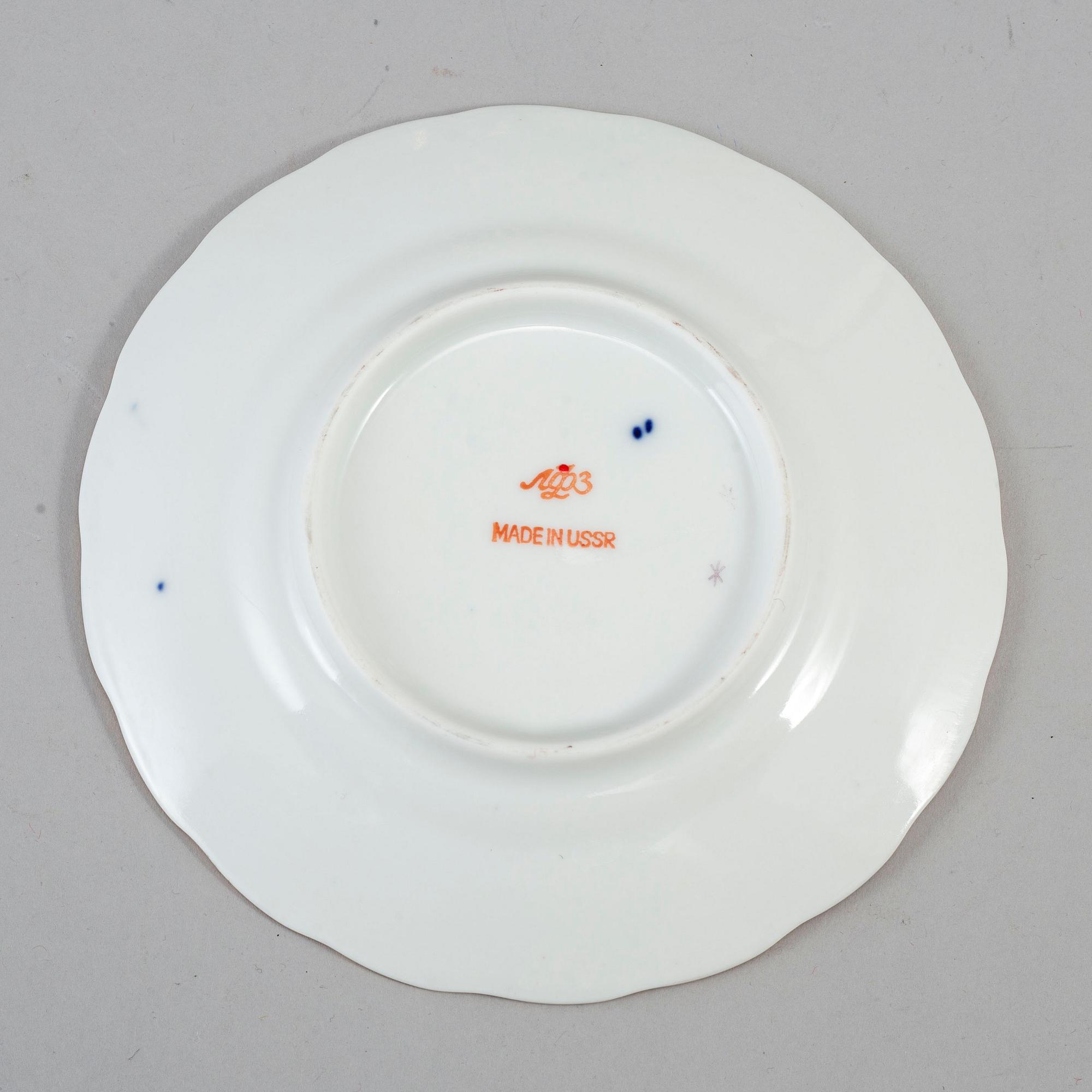 A 17-piece "Cobalt net" porcelain tableware set, Lomonosov, Soviet Union.