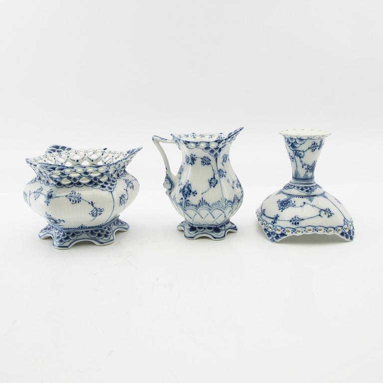 Service 29 pcs, Musselmalet full and half lace Royal Copenhagen porcelain, second half of the 20th century.