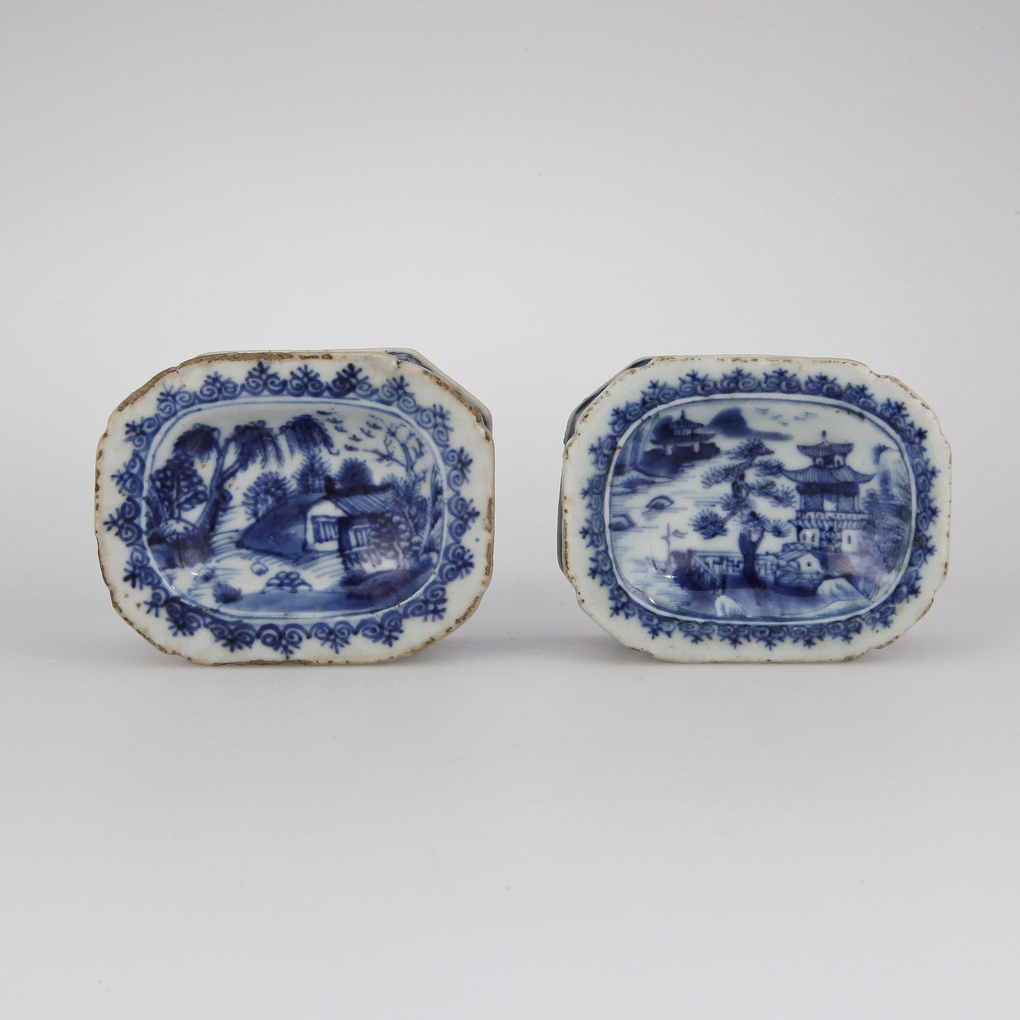SALTKAR, 2 st, porslin, Kina 1700-tal.