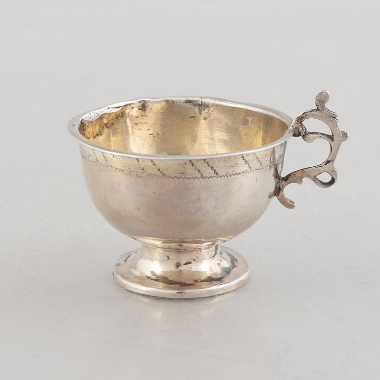 Five silver cups, 18th/19th Century.
