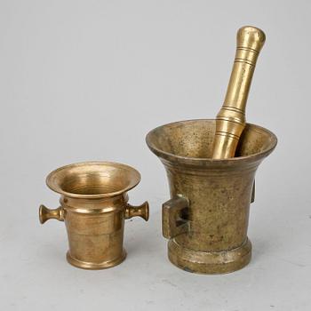 MORTEL MED STÖT, 2 st, mässing, troligen 1800-tal.