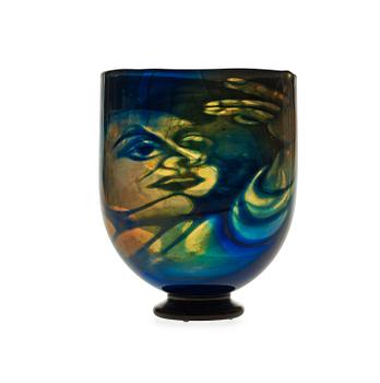 406. An Eva Englund 'graal' glass vase, Orrefors 1989.