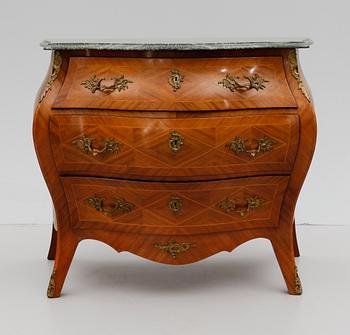 BYRÅ, rokokostil, 1900-talets mitt.