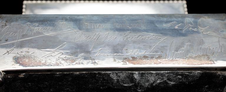 CIGARRSKRIN, silver, K. Anderson, Stockholm, 1924. Totalvikt ca 938 gr.