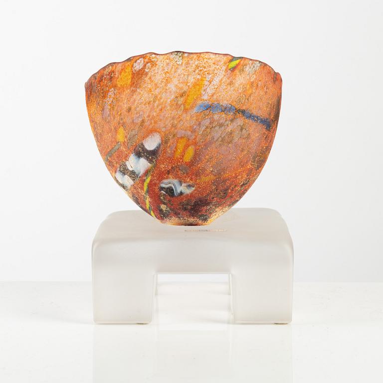 Bertil Vallien, a glass sculpture/bowl, Kosta Boda Atelier, lim.ed 1000, signed.
