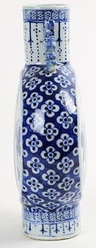 PILGRIMSKRUS, porslin, Kina, 1800-tal.