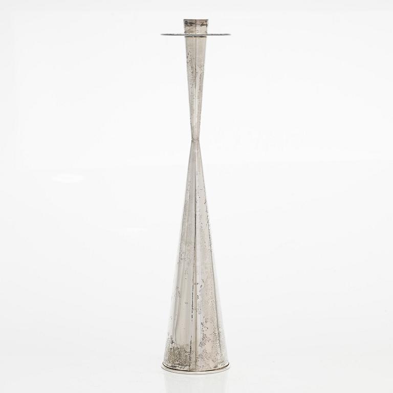 Tapio Wirkkala, kynttilänjalka, hopeaa, TW 189, Kultakeskus 1962.