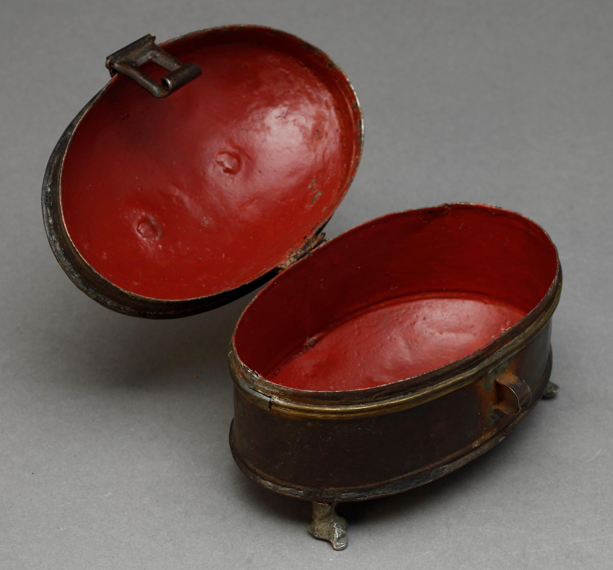 OBLATSKRIN, metall, 1800-tal, barockstil.