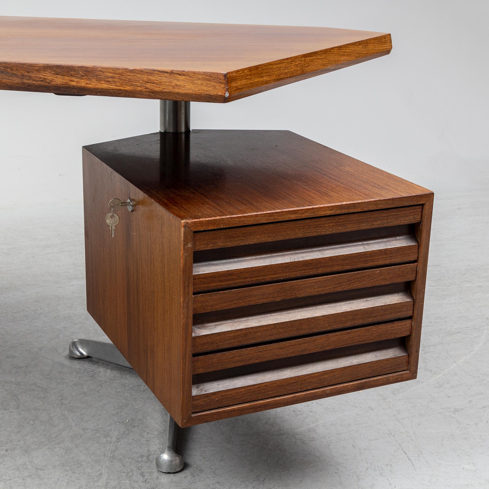 OSVALDO BORSANI, executive desk with armchair, Tecno Italy, 1970's.