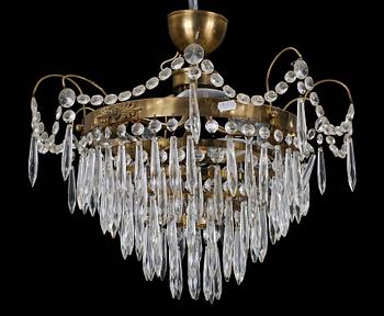LJUSKRONA, omkring 1900-talets mitt. höjd ca 35 cm. Lösa prismor medföljer.