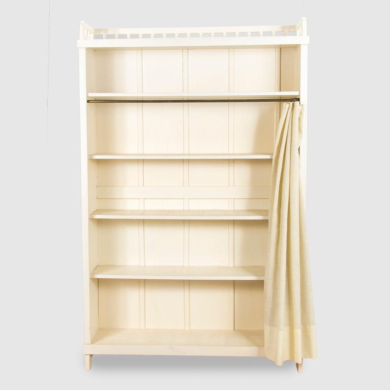 An early 20th century shelf.