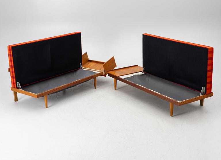 Haldor Vik & Ingmar Relling, a 'Svane' daybed/modul sofa, Ekornes Fabrikker A/S, Norway, around 1970.