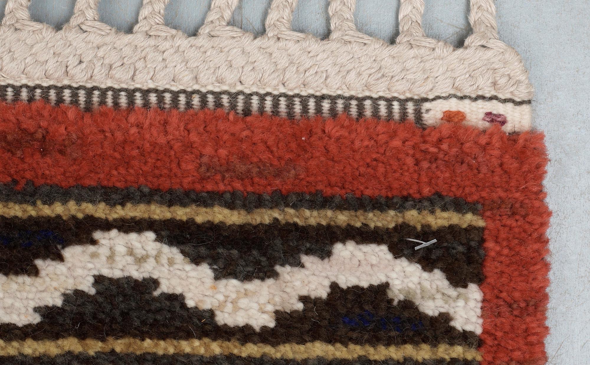 Märta Måås-Fjetterström, MATTA. "Svarta trädgårdsmattan". Flossa. 393,5 x 358 cm. Signerad AB MMF.