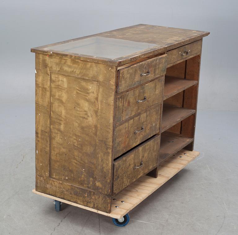 BUTIKSINREDNING, 2 delar, 1900-talets första hälft.