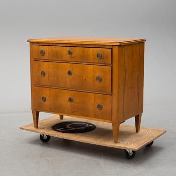 CHEST OF DRAWERS, 19th century.