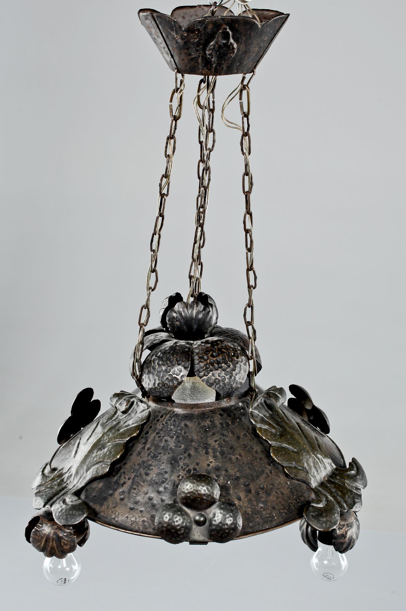 TAKLAMPA, jugend, 1900-talets första del. Höjd ca 80 cm.
