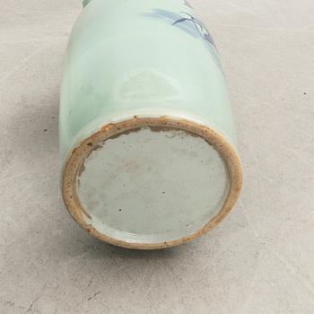 Golvvaser 2 st Kina 1900-tal porslin.