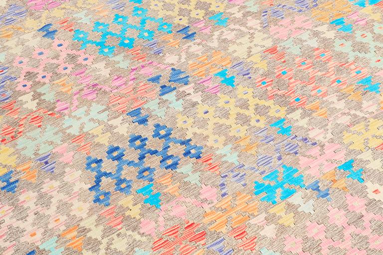 MATTA, Kelim, ca 287 x 198 cm.